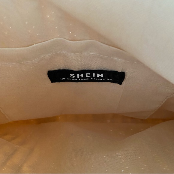 Pom Pom straw clutch - Picture 8 of 8